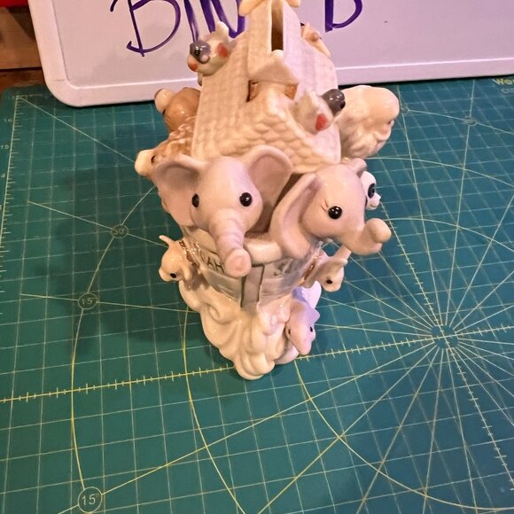 Noah’s Ark by Lenox Piggy Bank Baby Shower Nursery - Picture 3 of 11